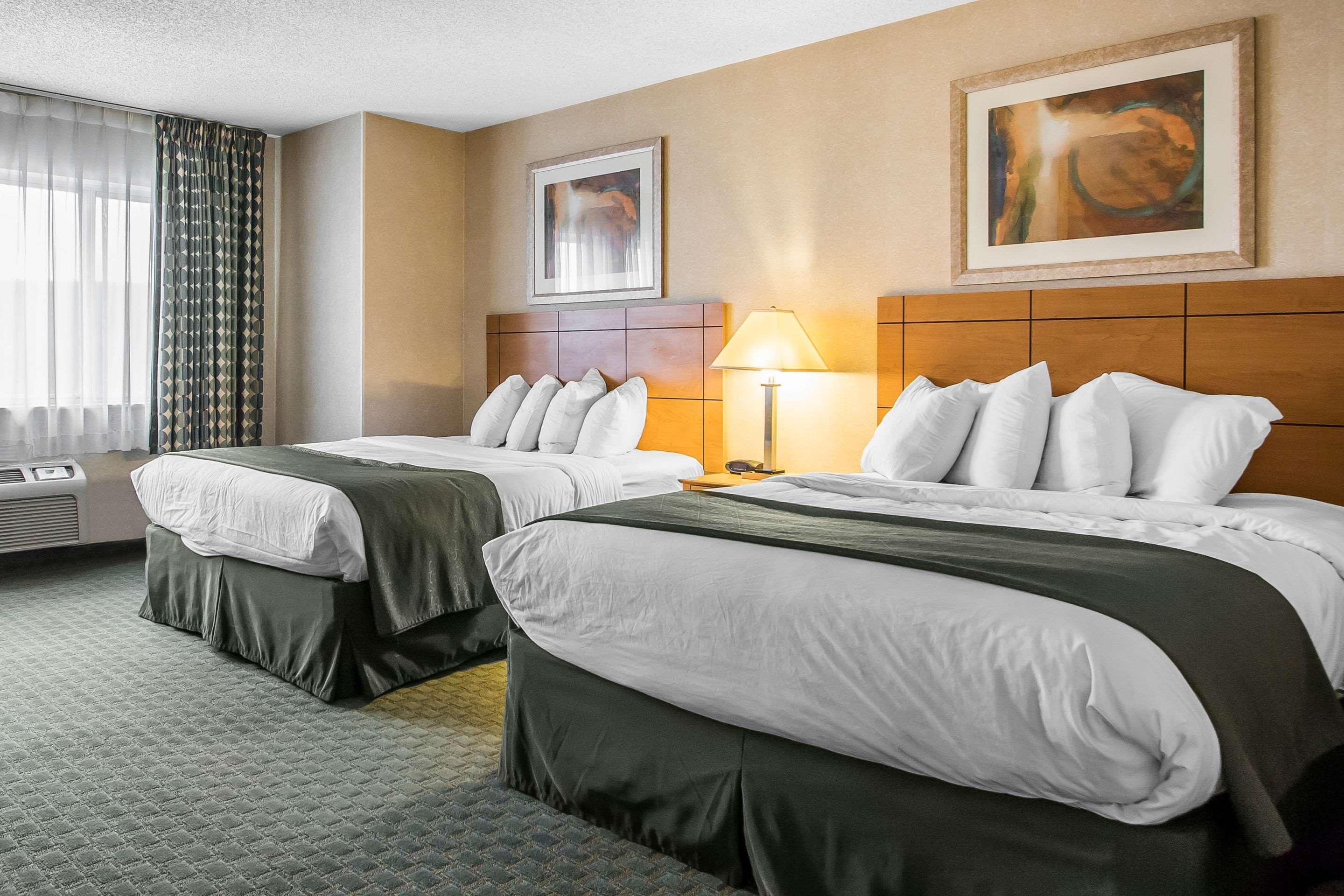 Quality Inn Dubuque On Hwy 20 Exterior photo